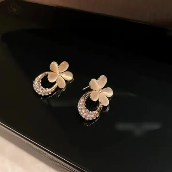 Petal Loop Glow Studs