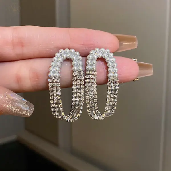 Women’s fashion accessories, trendy earrings for women, stylish bracelets, designer neckpieces, affordable jewelry India, handmade jewelry online, luxury fashion accessories India